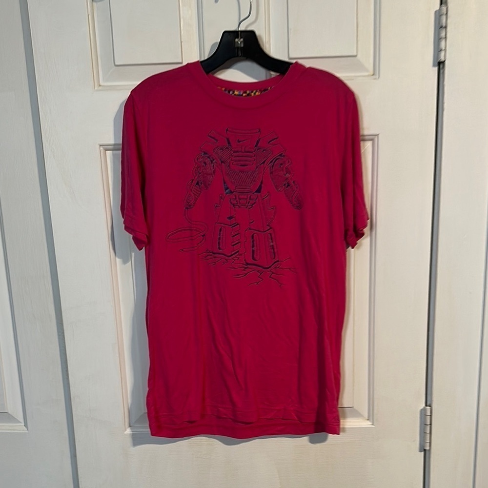Nike pink tshirt size Large slim women’s